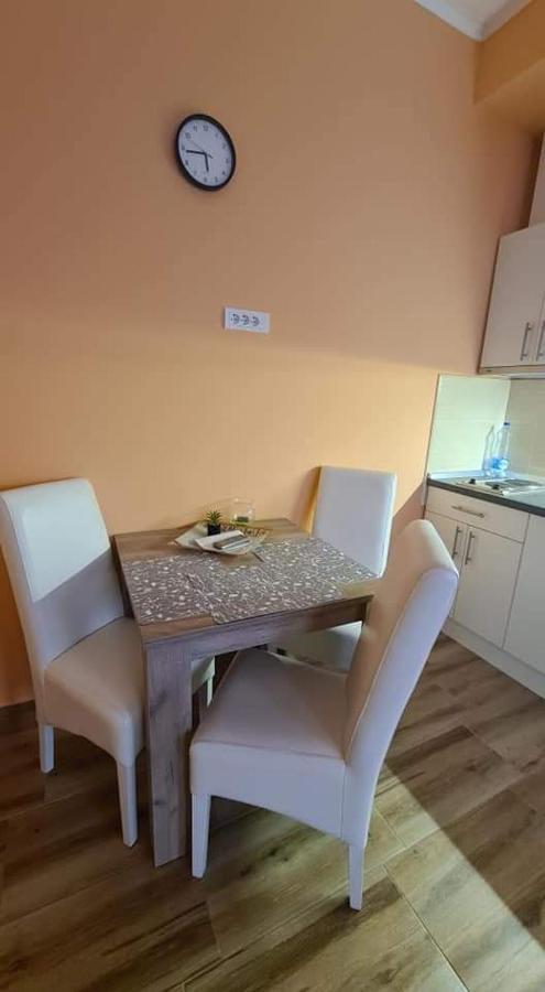 Ales Apartman Sombor Exteriör bild