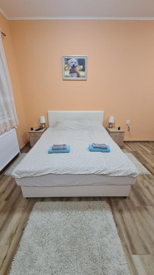 Ales Apartman Sombor Exteriör bild